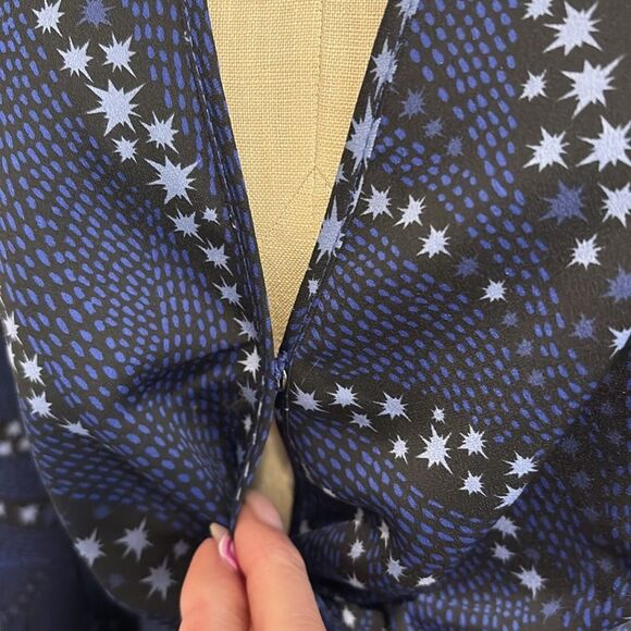 BCBGENERATION Long-Sleeve Twist-Front Peplum Top Size M - Picture 4 of 13